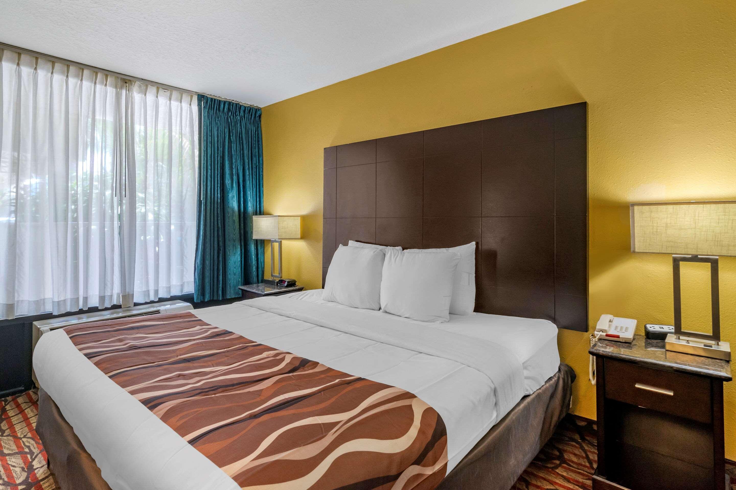 Rodeway Inn Central Clearwater Beach Buitenkant foto