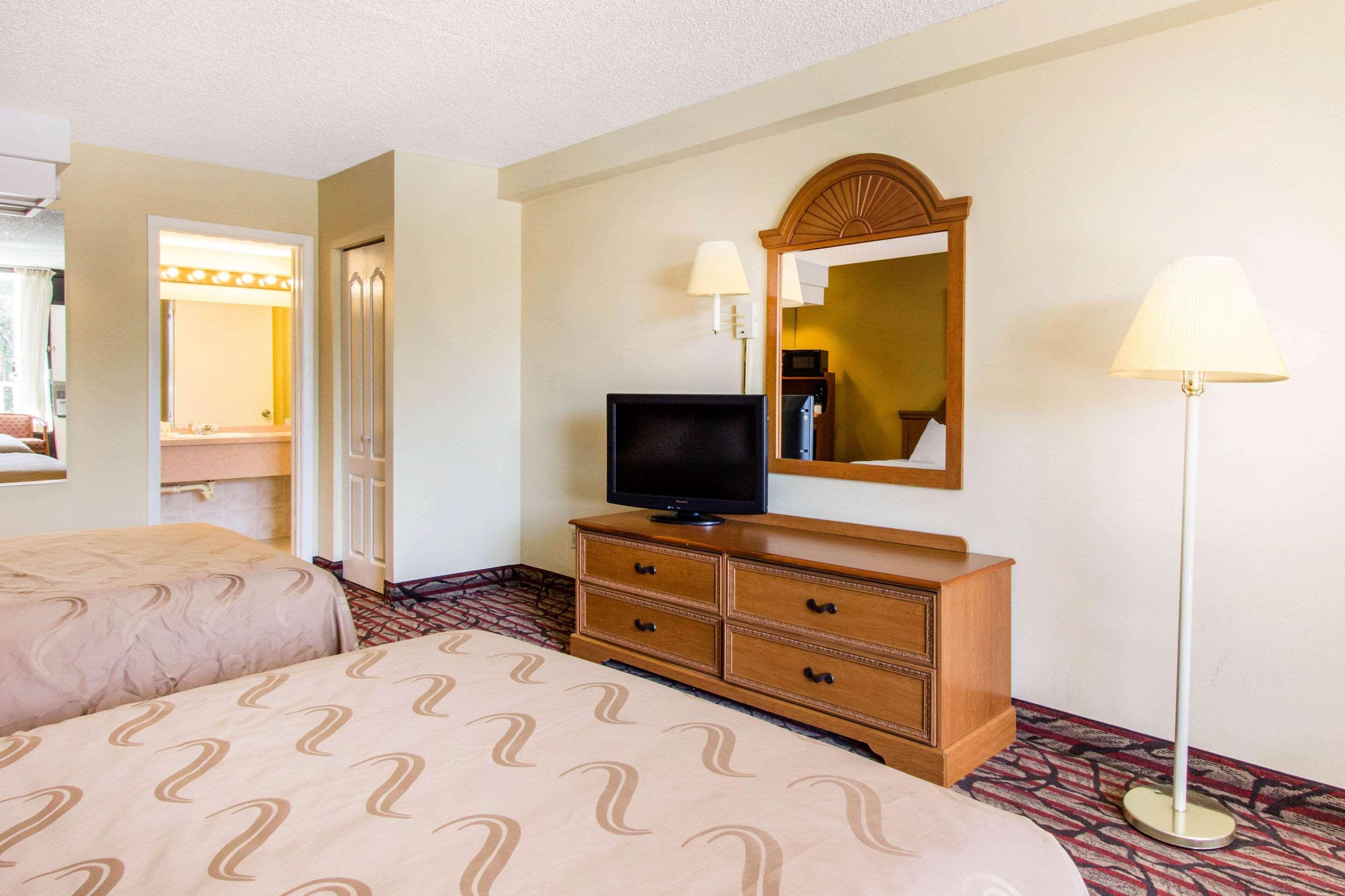Rodeway Inn Central Clearwater Beach Buitenkant foto