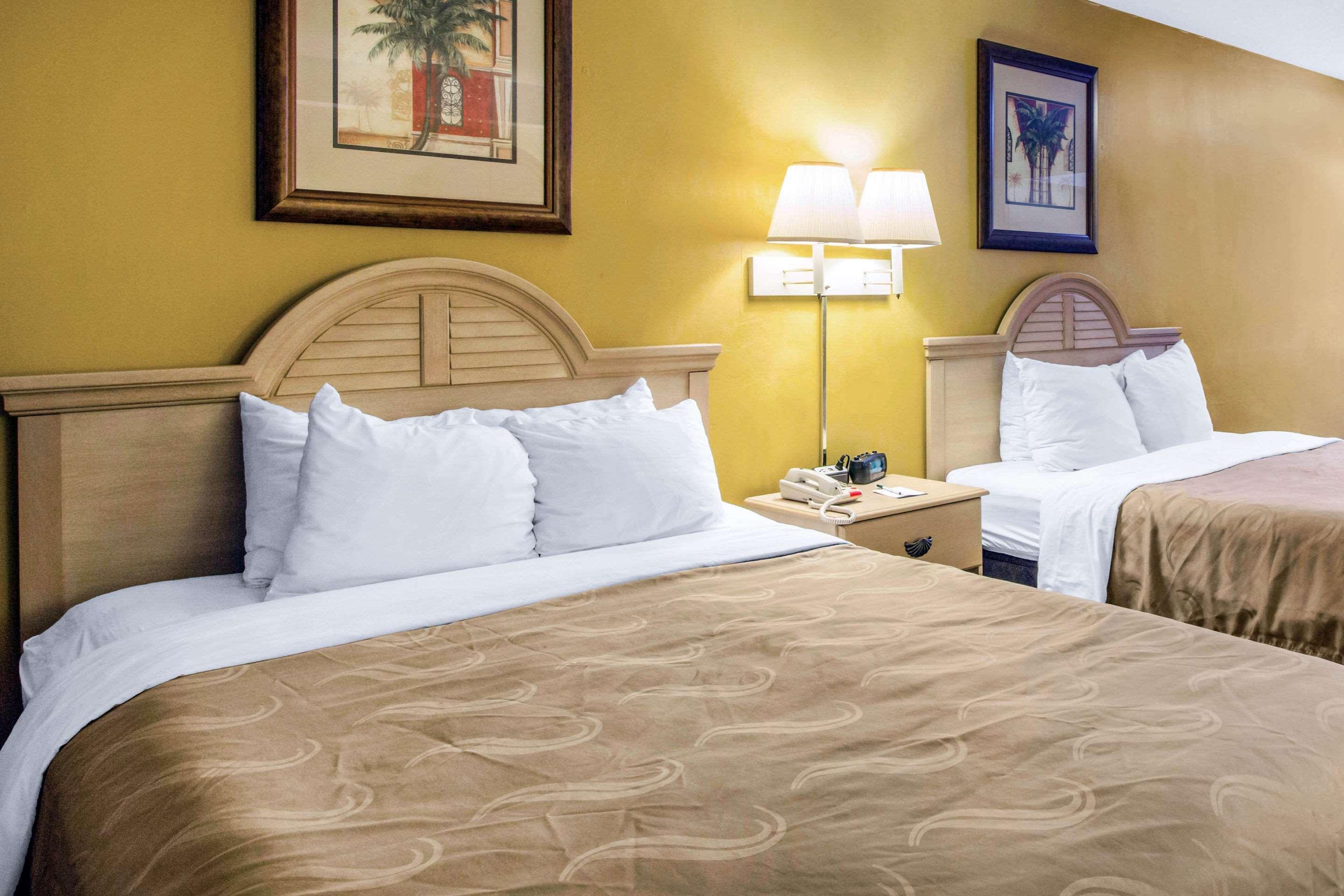 Rodeway Inn Central Clearwater Beach Buitenkant foto