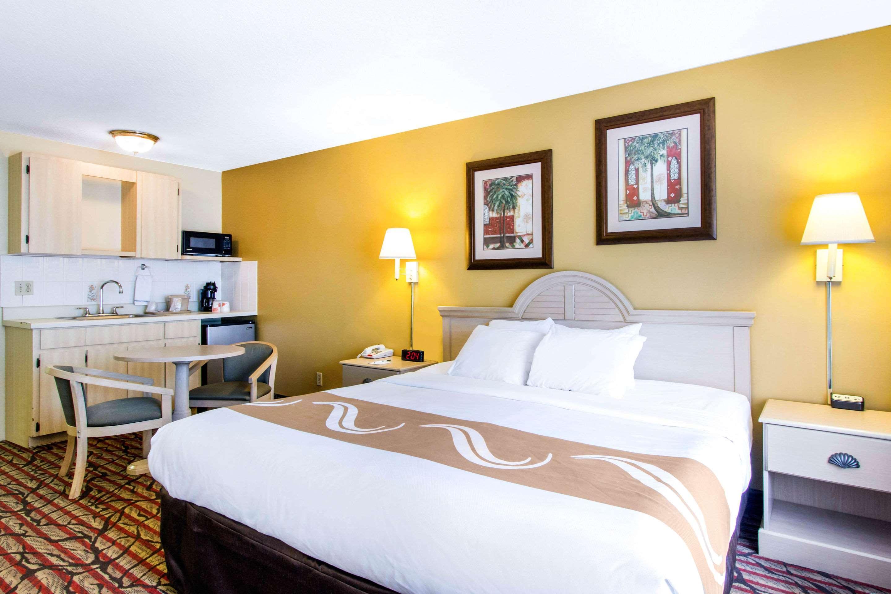 Rodeway Inn Central Clearwater Beach Buitenkant foto