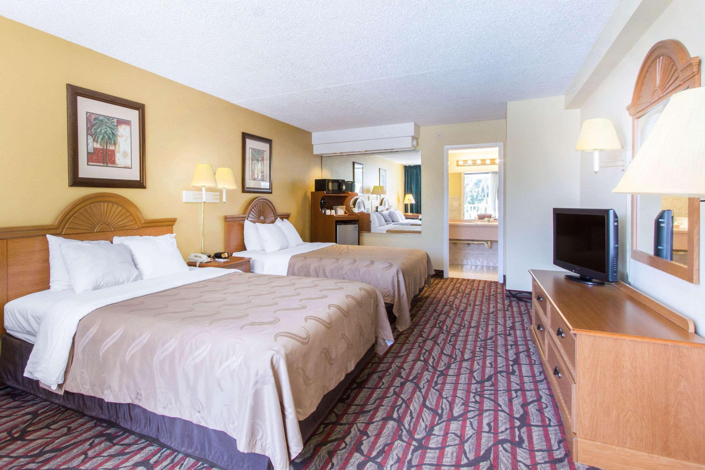 Rodeway Inn Central Clearwater Beach Buitenkant foto