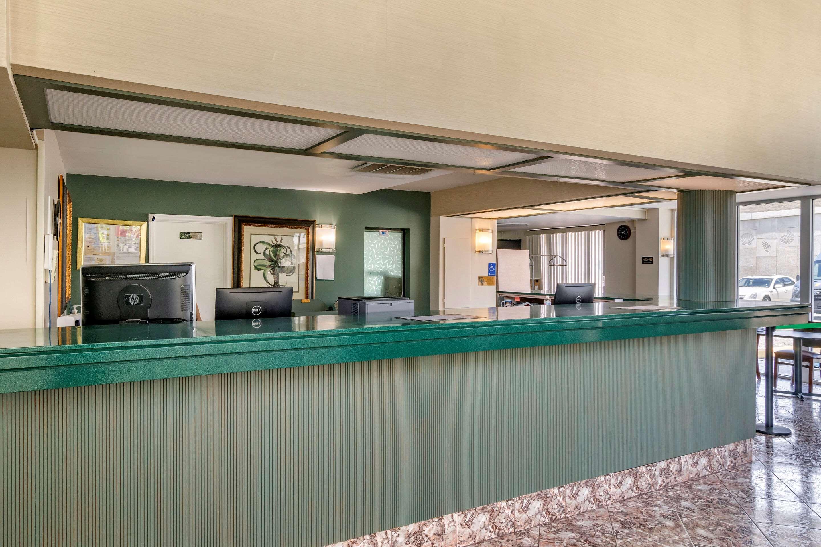 Rodeway Inn Central Clearwater Beach Buitenkant foto