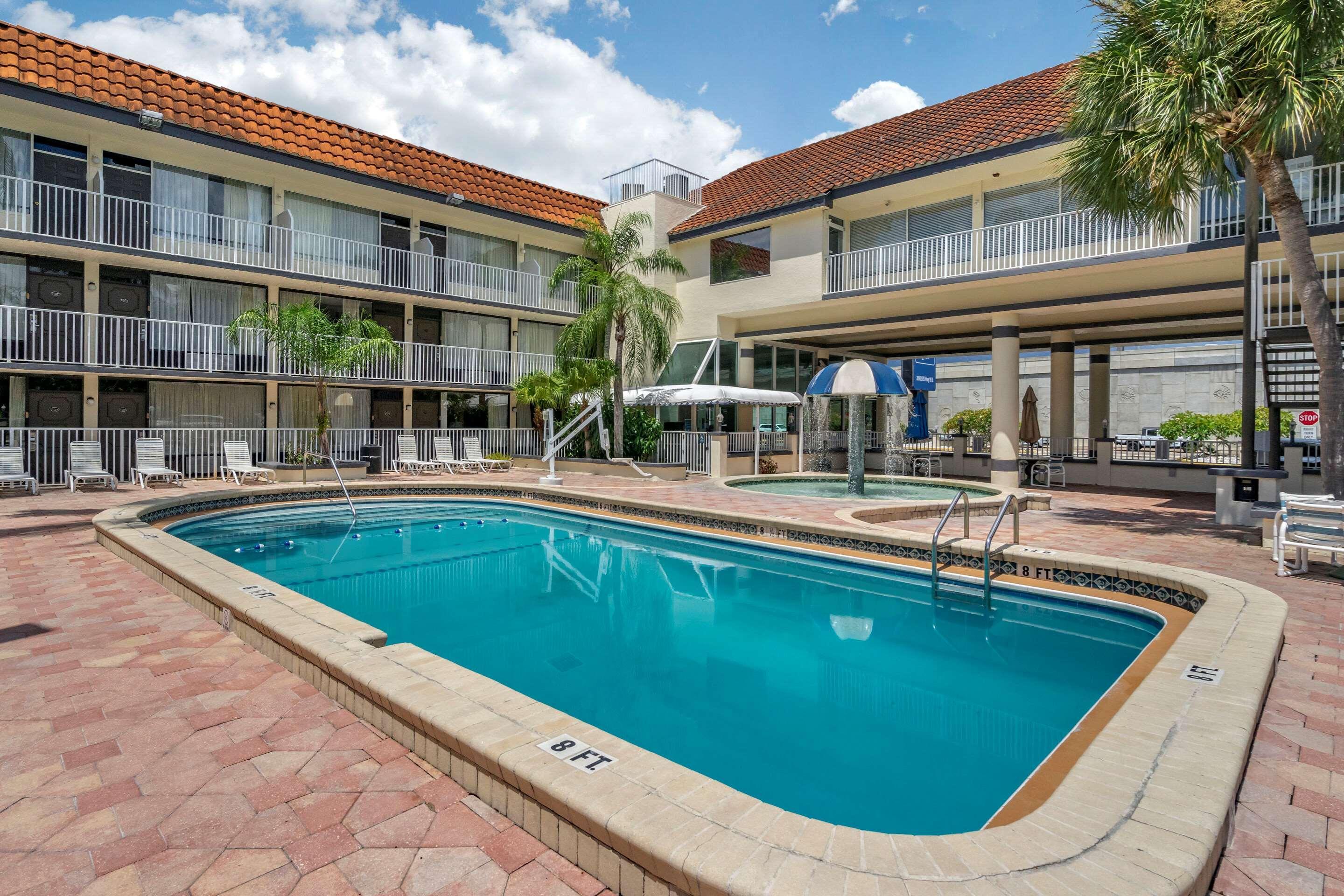 Rodeway Inn Central Clearwater Beach Buitenkant foto