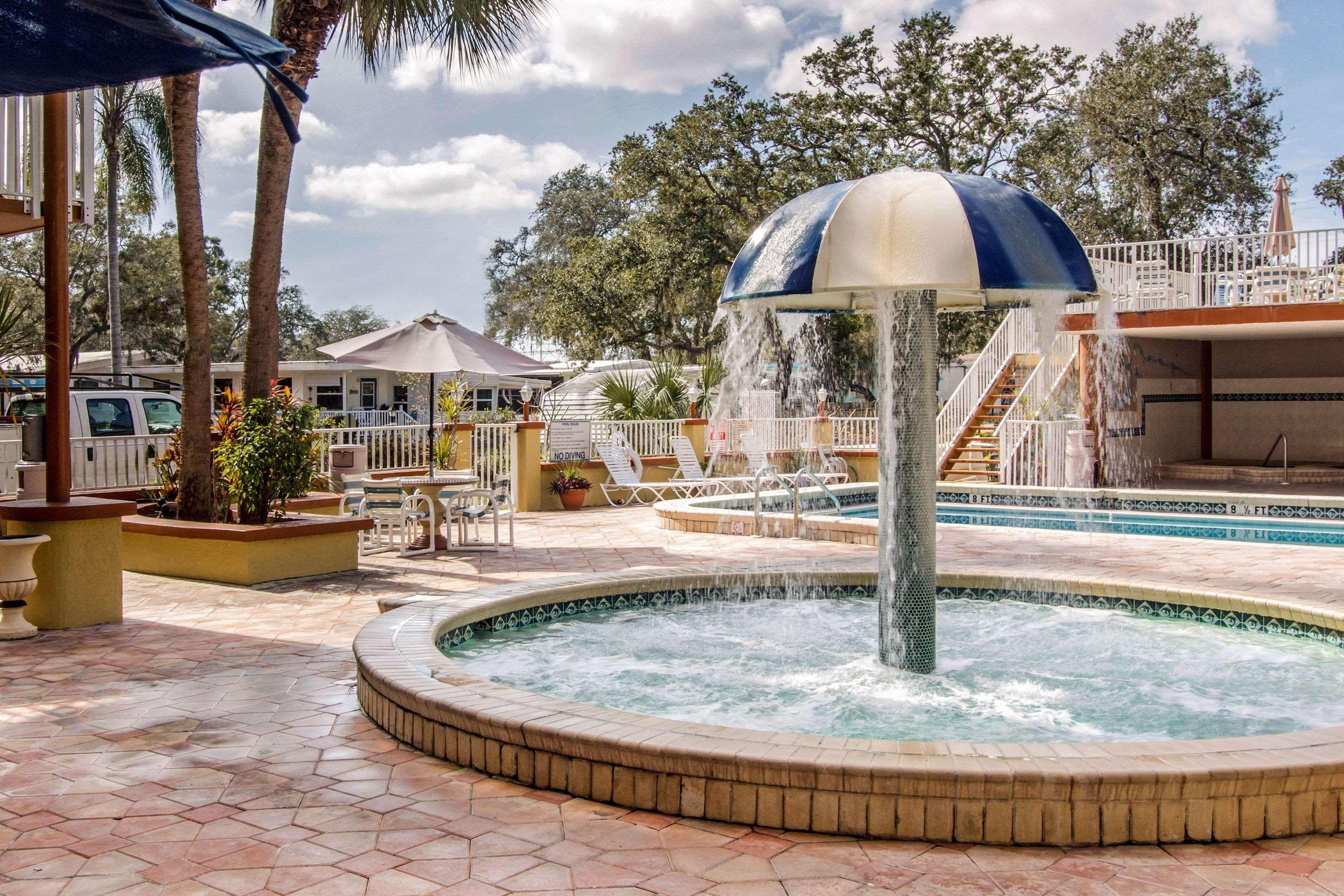 Rodeway Inn Central Clearwater Beach Buitenkant foto