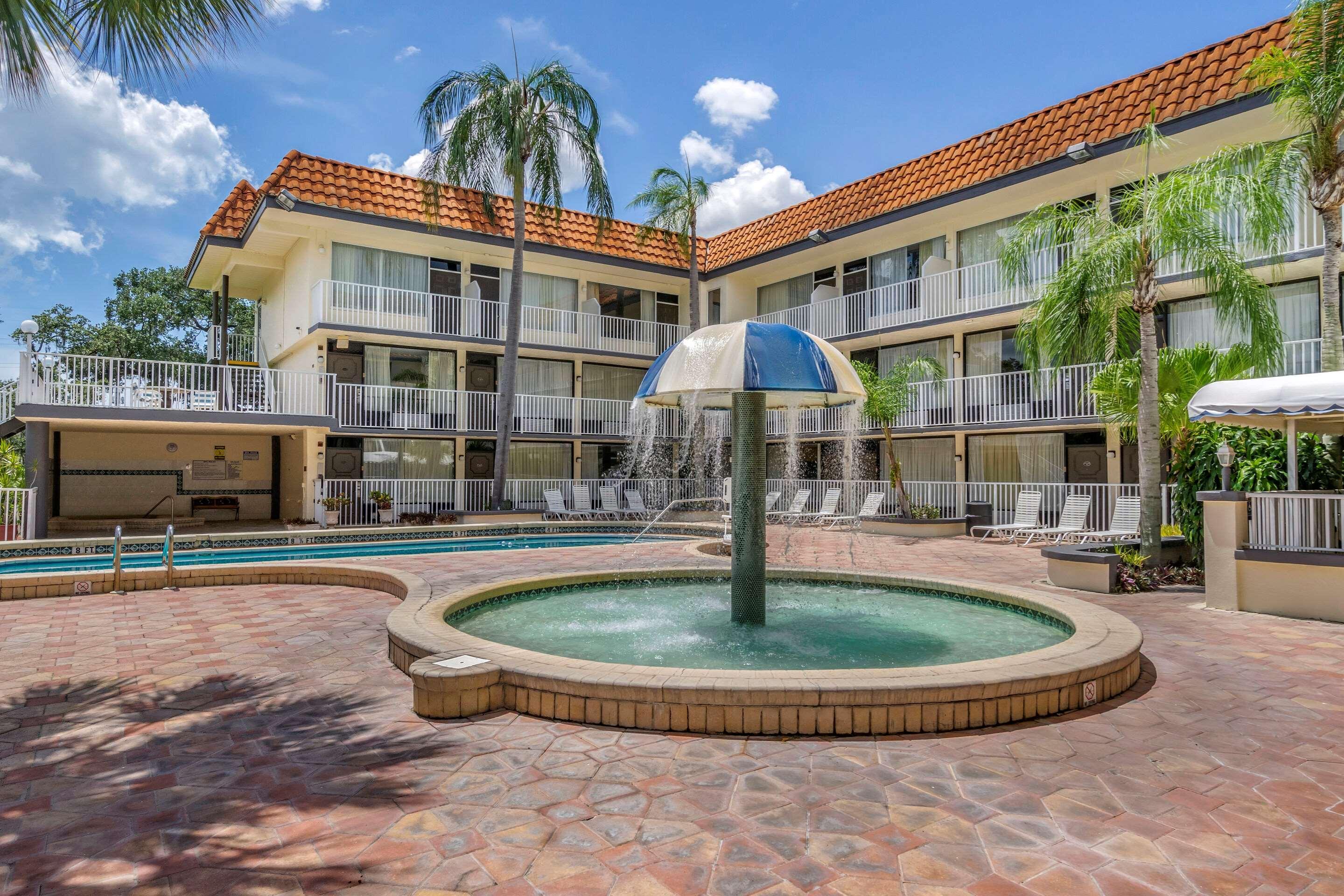 Rodeway Inn Central Clearwater Beach Buitenkant foto